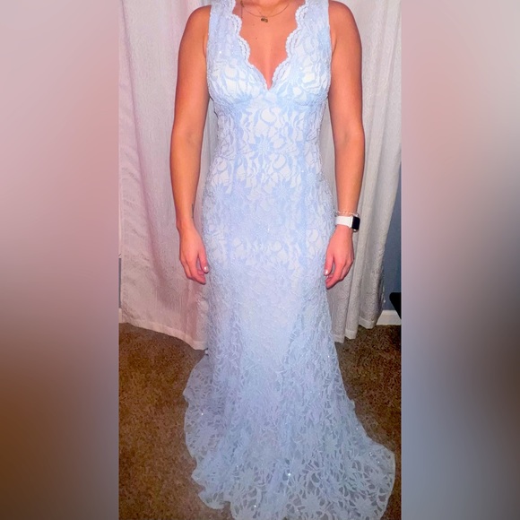 PROME DRESS - Picture 2 of 4